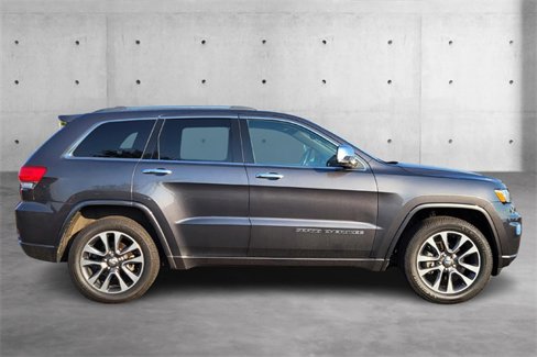 Used 2017 Jeep Grand Cherokee Overland image 2
