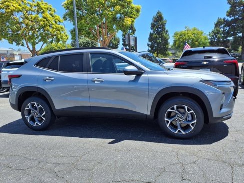 New 2025 Chevrolet Trax LT w/ Driver Confidence Package image 3