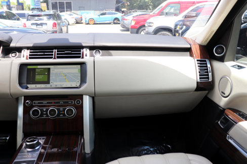 Used 2017 Land Rover Range Rover Supercharged image 18