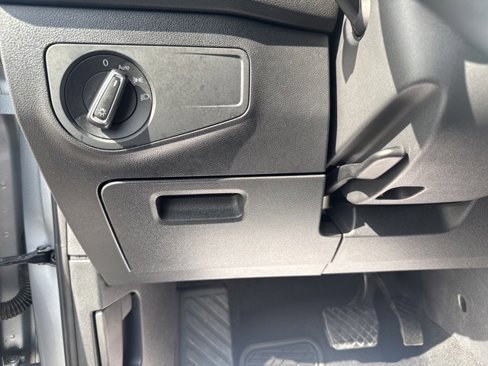 Used 2022 Volkswagen Tiguan SE image 19