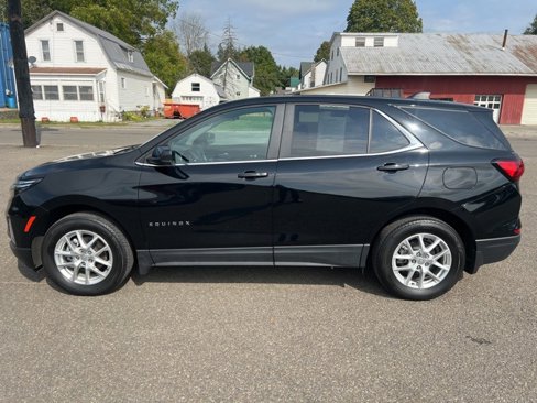 Used 2023 Chevrolet Equinox LT image 2