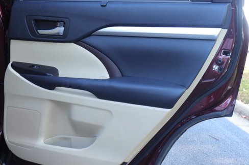 Used 2014 Toyota Highlander XLE image 24