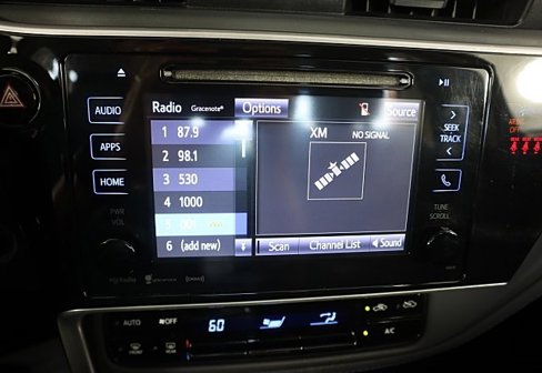 Used 2018 Toyota Corolla SE image 30