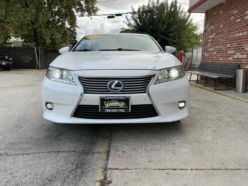 Used 2015 Lexus ES 300h image 2