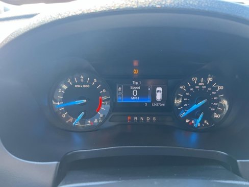 Used 2017 Ford Explorer XLT image 12