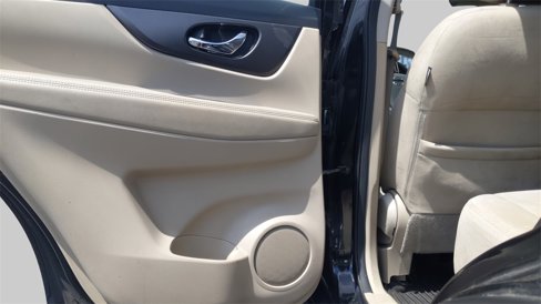 Used 2014 Nissan Rogue S image 29