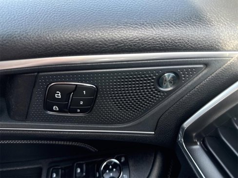 Used 2024 Ford Edge Titanium image 27