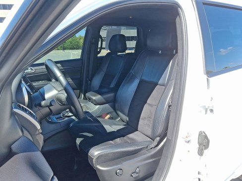 Used 2018 Jeep Grand Cherokee Altitude image 5