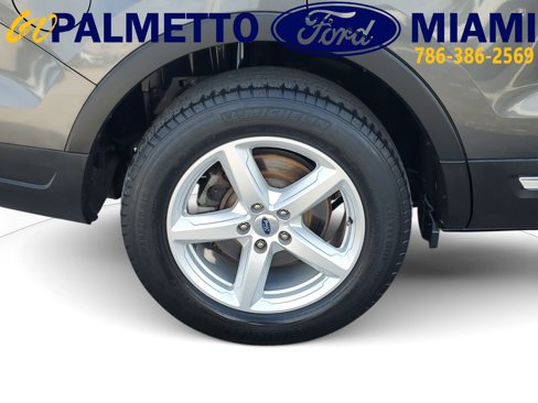 Used 2018 Ford Explorer XLT w/ Equipment Group 202A image 7