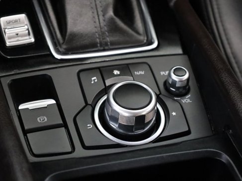 Used 2017 MAZDA MAZDA3 Touring image 9