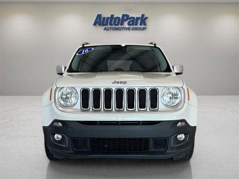 Used 2016 Jeep Renegade Limited image 2
