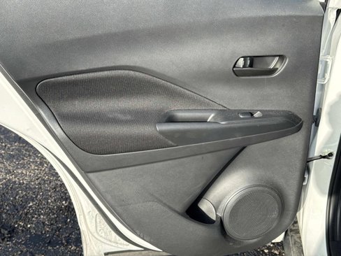 Used 2022 Nissan Kicks S image 8