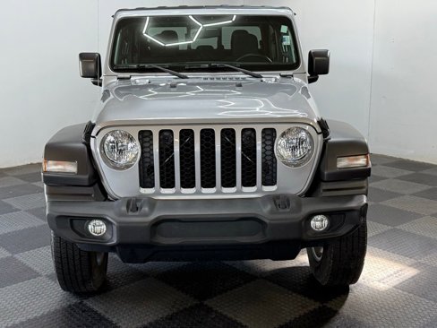 Used 2020 Jeep Gladiator Sport w/ Quick Order Package 24S image 3