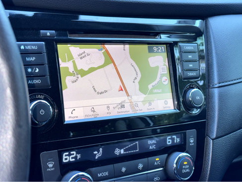 Used 2019 Nissan Rogue SV w/ Premium Package image 6