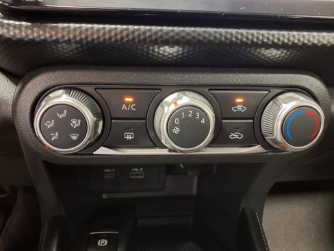 Used 2024 Nissan Kicks SV image 14