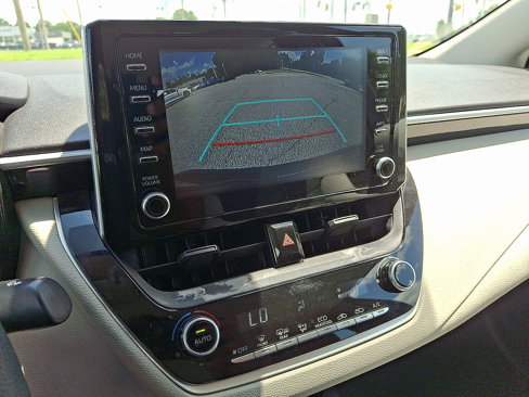 Used 2020 Toyota Corolla LE image 24