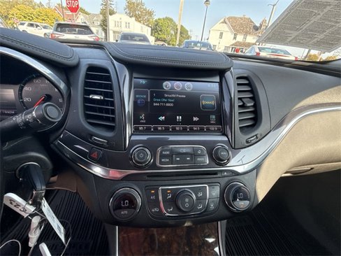 Used 2015 Chevrolet Impala LT w/ Convenience Package image 11