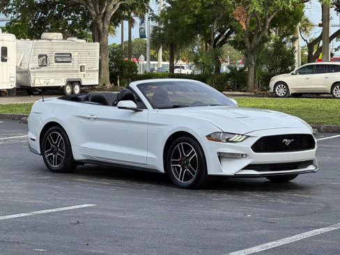 Used 2018 Ford Mustang Premium image 3