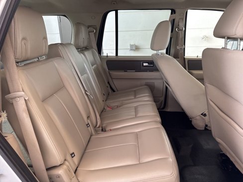 Used 2010 Ford Expedition XLT image 25