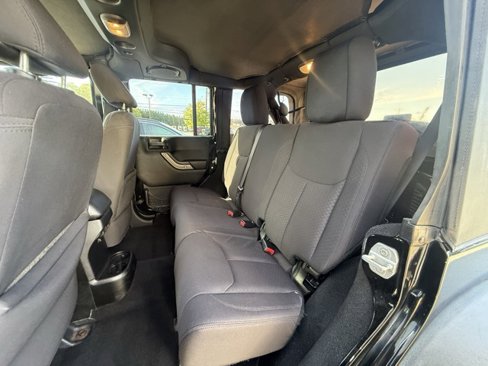 Used 2013 Jeep Wrangler Unlimited Sport image 16