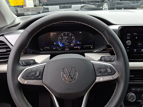 New 2025 Volkswagen Taos S image 9