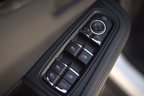 Certified 2023 Porsche Macan image 24