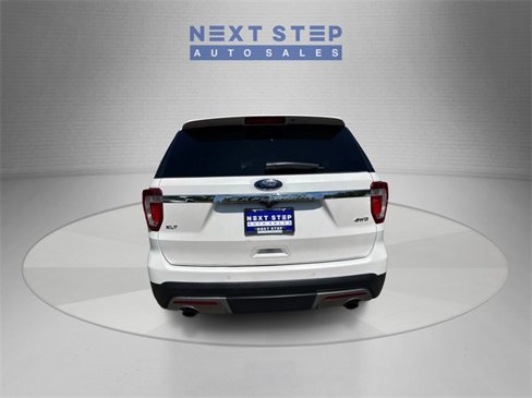 Used 2017 Ford Explorer XLT w/ Equipment Group 202A image 7