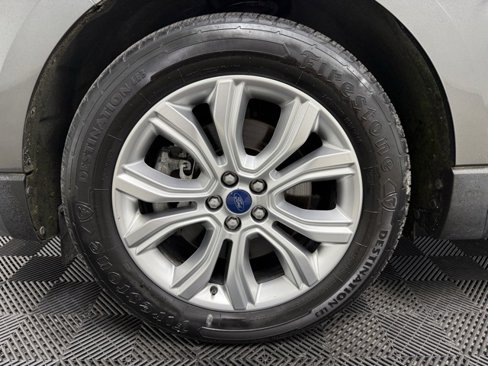Used 2020 Ford Edge Titanium image 20