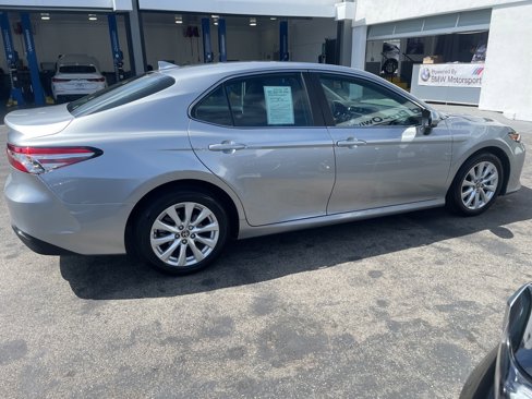 Used 2020 Toyota Camry LE image 11