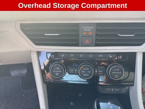 Used 2024 Volkswagen Jetta SE w/ Panoramic Sunroof Package image 16