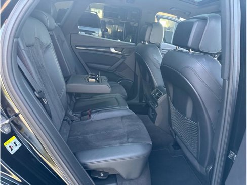 Used 2018 Audi SQ5 Premium Plus w/ Navigation Package image 24