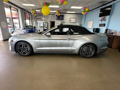 Used 2020 Ford Mustang Premium image 18