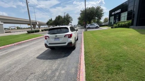 Used 2019 Subaru Outback 2.5i Touring image 5