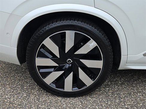 Used 2023 Volvo XC90 T8 Ultimate w/ Protection Package Premier image 9