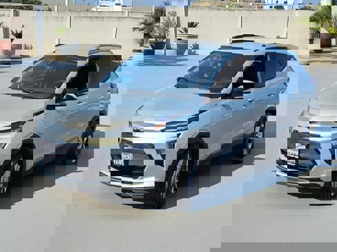 Used 2022 Chevrolet Bolt EUV LT w/ Convenience Package image 6
