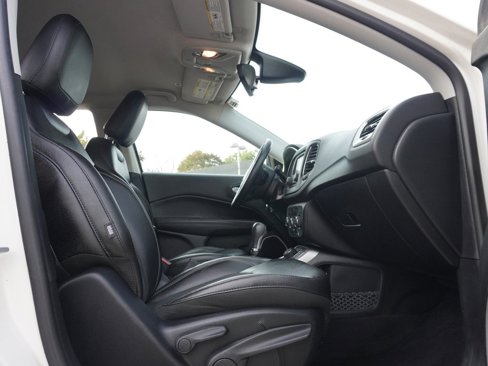 Used 2018 Jeep Compass Latitude w/ Cold Weather Group image 27