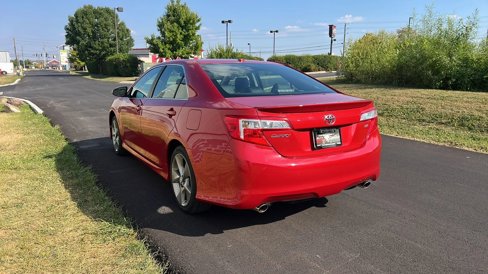 Used 2012 Toyota Camry XLE image 2