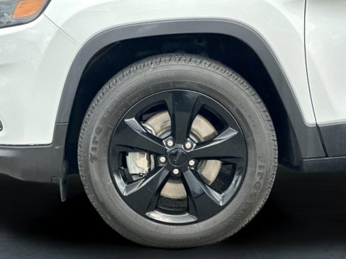 Used 2019 Jeep Cherokee Latitude Plus image 25