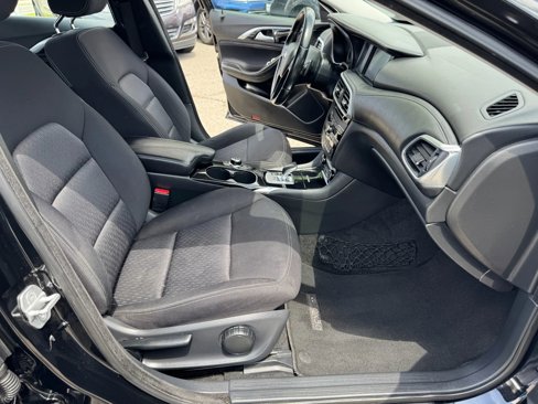 Used 2017 INFINITI QX30 image 19