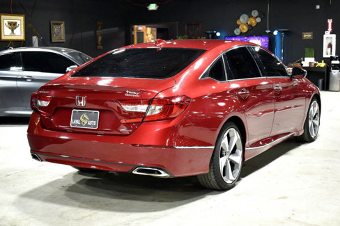 Used 2018 Honda Accord Touring image 3