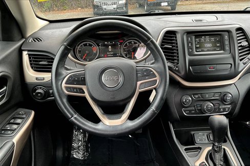 Used 2017 Jeep Cherokee Latitude image 5