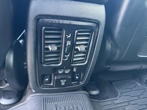 Used 2019 Jeep Grand Cherokee High Altitude image 16