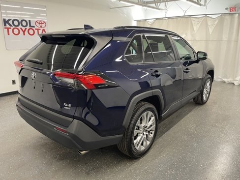 Certified 2022 Toyota RAV4 XLE Premium image 2