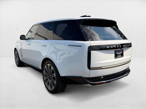 Used 2024 Land Rover Range Rover SE image 4