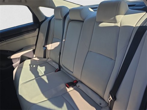 Used 2018 Honda Accord LX image 13