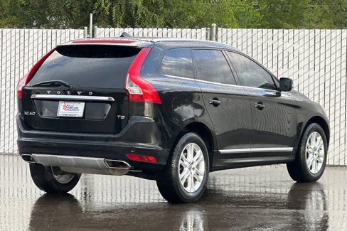 Used 2015 Volvo XC60 T5 Premier w/ Proximity Package image 4