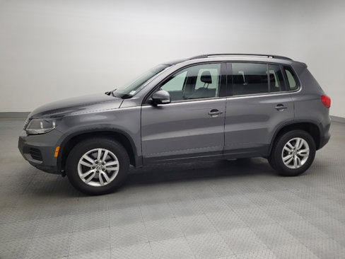 Used 2016 Volkswagen Tiguan S image 2
