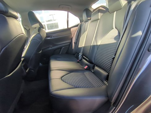 Used 2021 Toyota Camry SE image 29