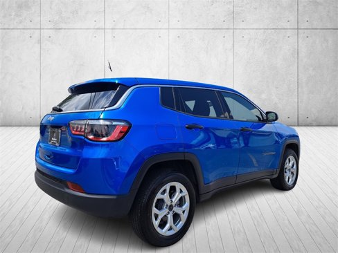 Used 2025 Jeep Compass Sport image 5