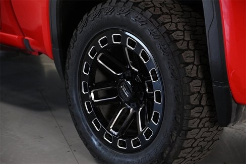 Used 2021 GMC Sierra 1500 AT4 w/ AT4 Premium Package image 9